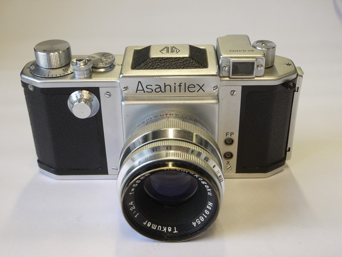 Asahiflex IIA 35mm SLR with waist-level finder (No.83199) + 58mm