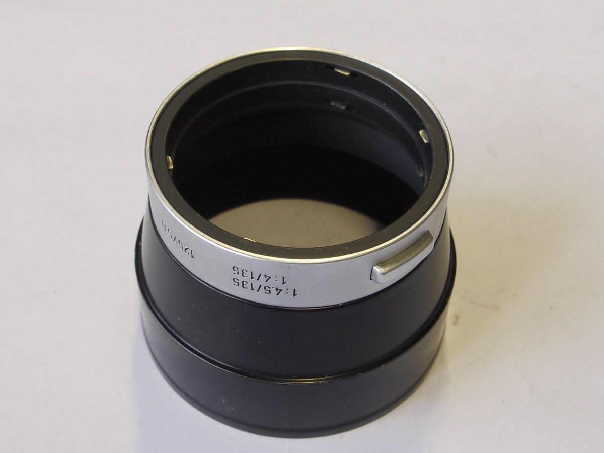 mwclassiccameras-20220708-45 Leitz clip-on metal lens hood for 90 & 135mm (12575N) + makers Box
