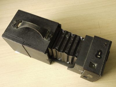 Newman & Guardia Universal Pattern B 1/4 Plate Box type camera c1905-13 with 140mm f6.3 Anastigmat lens & N&G Pneumatic shutter