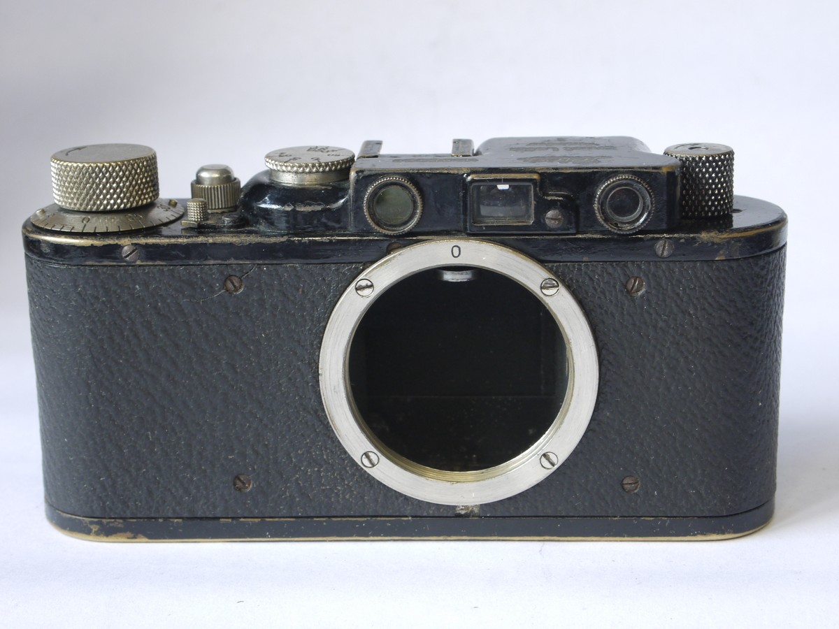 mwclassiccameras-20220729-162 Leica II black & nickel body (No.85426) with flash synch on rear top