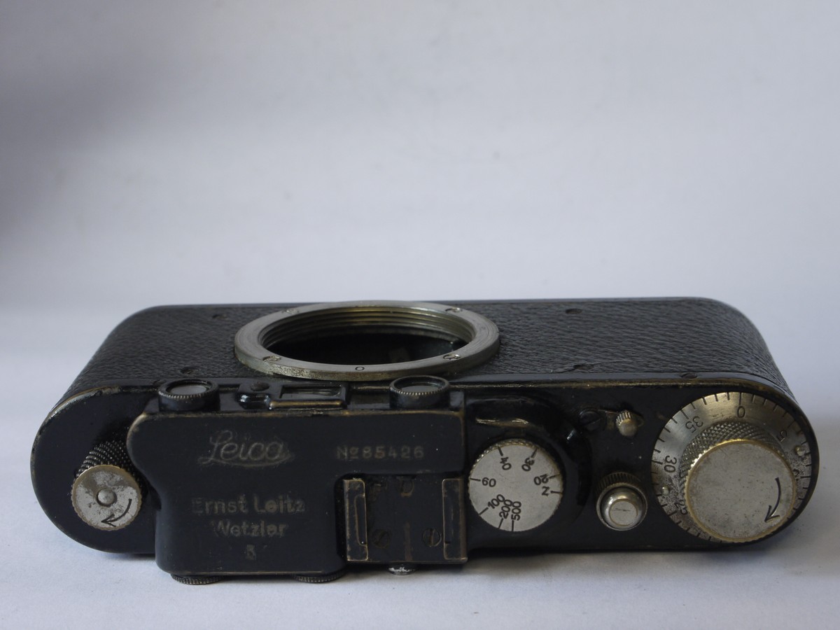 mwclassiccameras-20220729-164 Leica II black & nickel body (No.85426) with flash synch on rear top