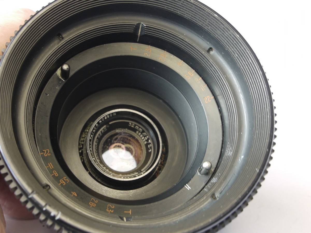 mwclassiccameras-20220729-202 Taylor Hobson Cooke 35mm f2 Speed Panchro Ser. II Cine lens in outer barrel/mount with Aperture control + makers front cap