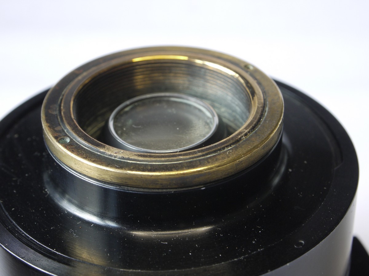 mwclassiccameras-20220729-203 Taylor Hobson Cooke 35mm f2 Speed Panchro Ser. II Cine lens in outer barrel/mount with Aperture control + makers front cap
