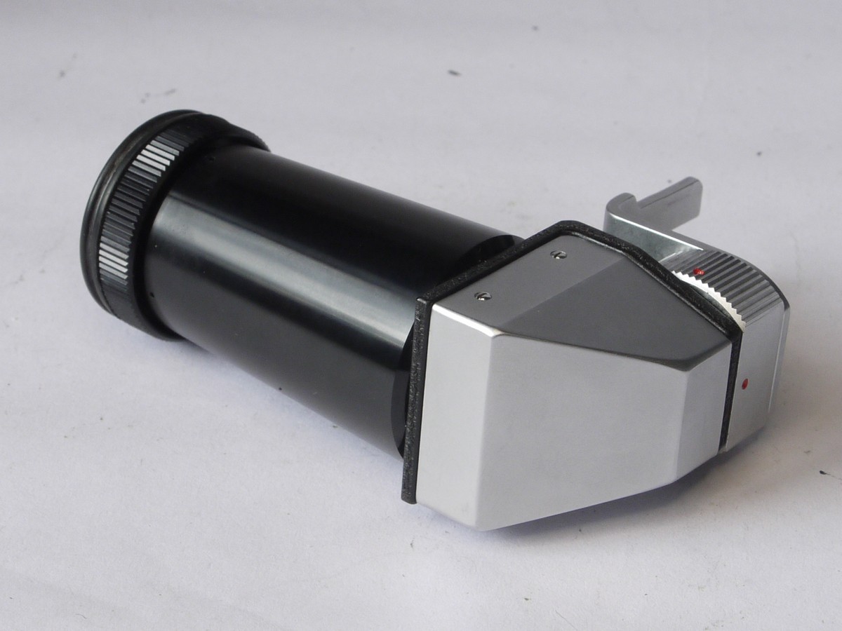 mwclassiccameras-20220729-428 Leitz Shoe fitting adjustable right-angle eyepice finder for Leicaflex + makers box