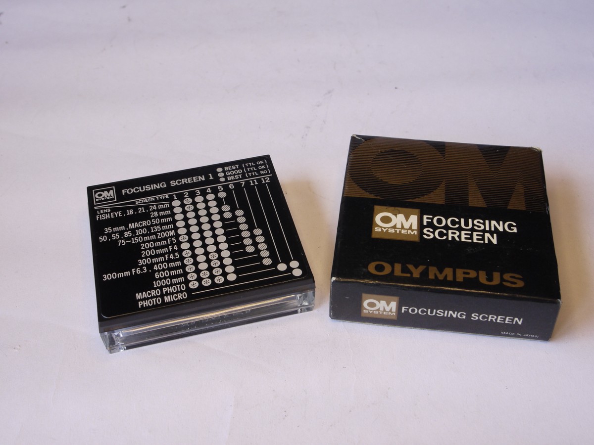 mwclassiccameras-20220805-206 Olympus OM Focusing Screen, Matte with Centre Spot, with Tweezers, Brush, Keeper case & Box