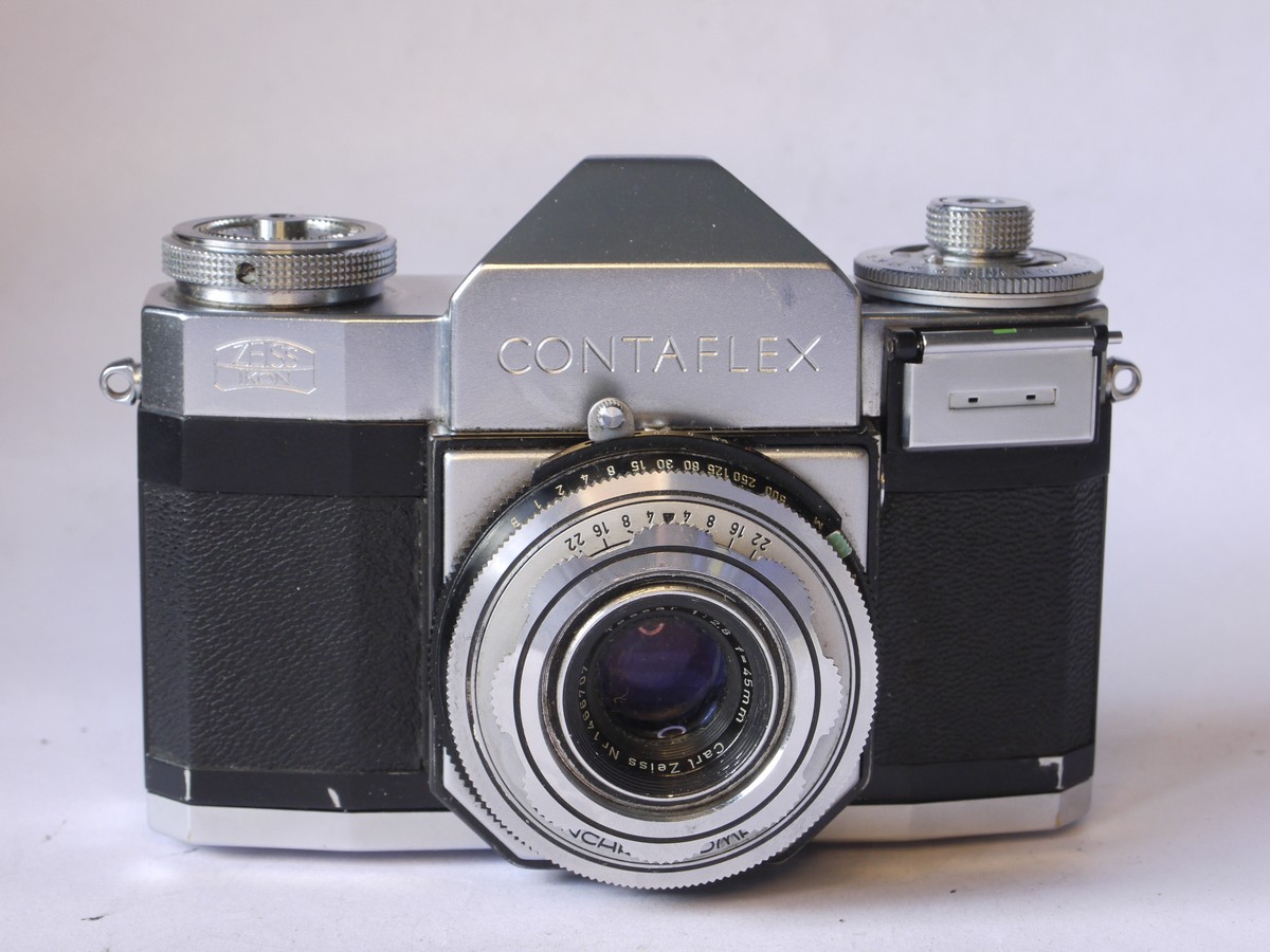 mwclassiccameras-20220805-45 Zeiss Ikon Contaflex II (862/24) 35mm selenium metered SLR with 45mm f2.8 Tessar fixed lens + makers Original Guarantee Certificate c1956