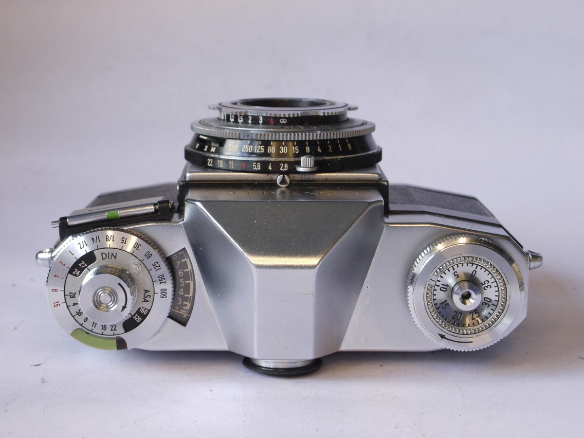 mwclassiccameras-20220805-47 Zeiss Ikon Contaflex II (862/24) 35mm selenium metered SLR with 45mm f2.8 Tessar fixed lens + makers Original Guarantee Certificate c1956
