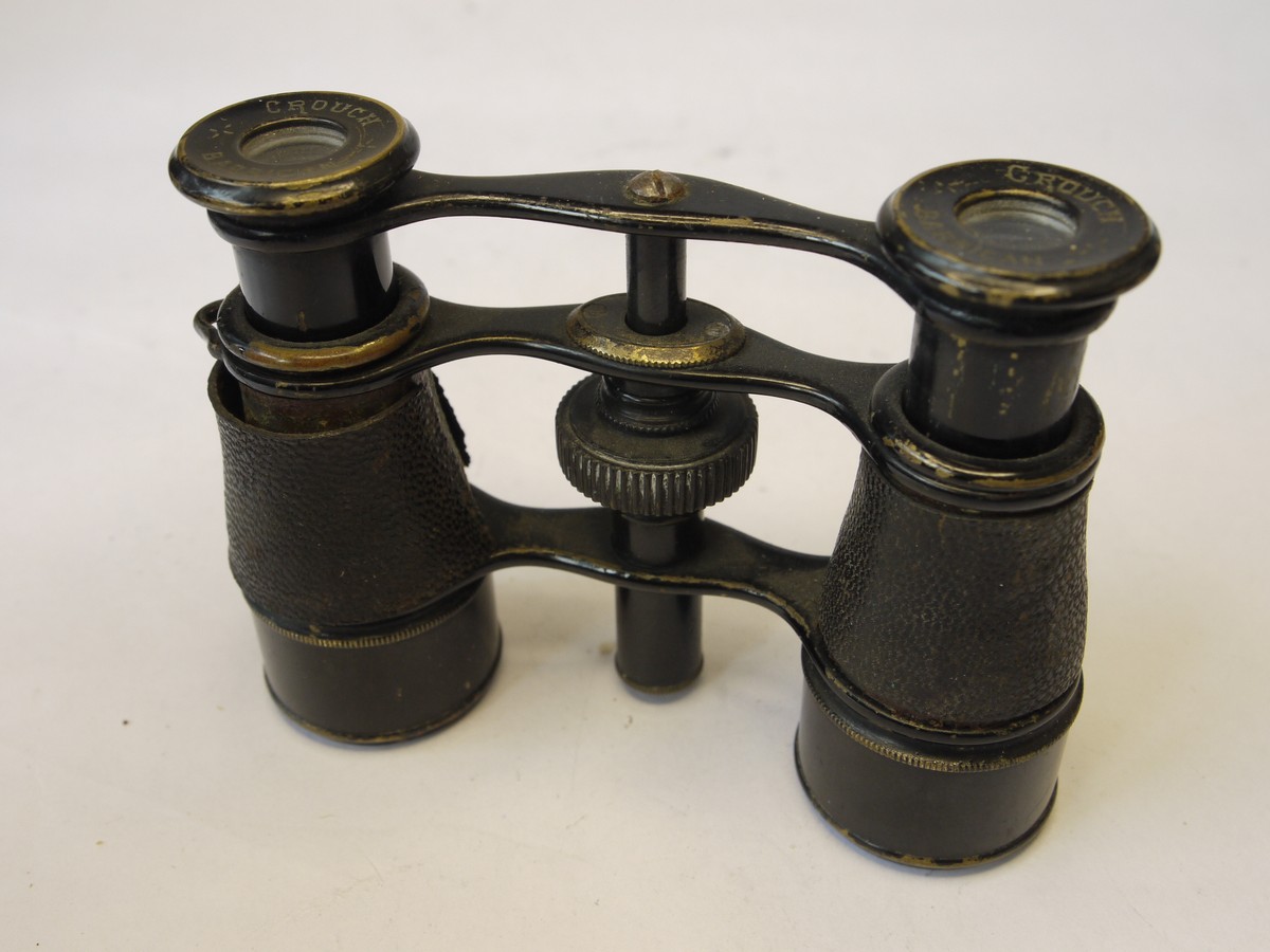 mwclassiccameras-20220812-225 Crouch Barbican Small size focusing opera glasses/mini binoculars with leatherette covering