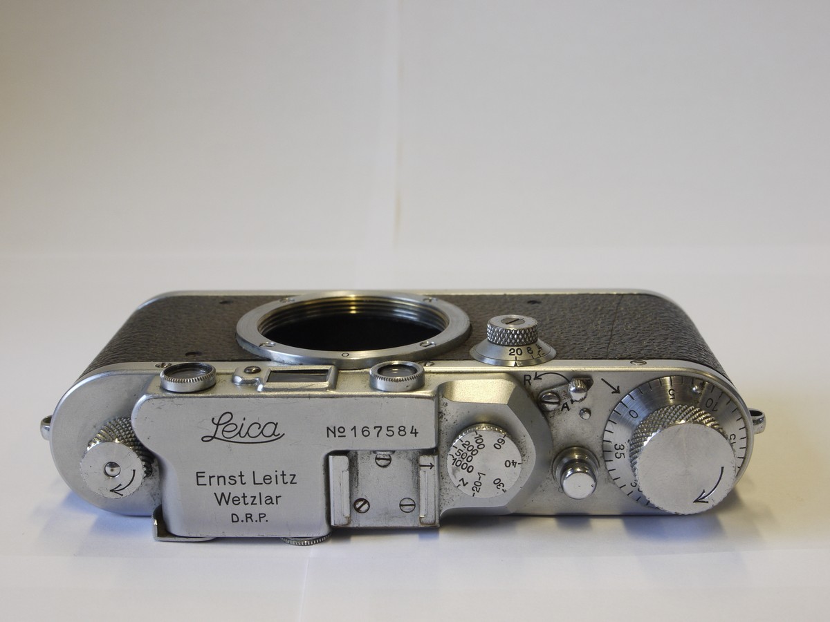 mwclassiccameras-20220826-3 Leicaflex SL Chrome 35mm SLR body (No.1343733) + makers ER case