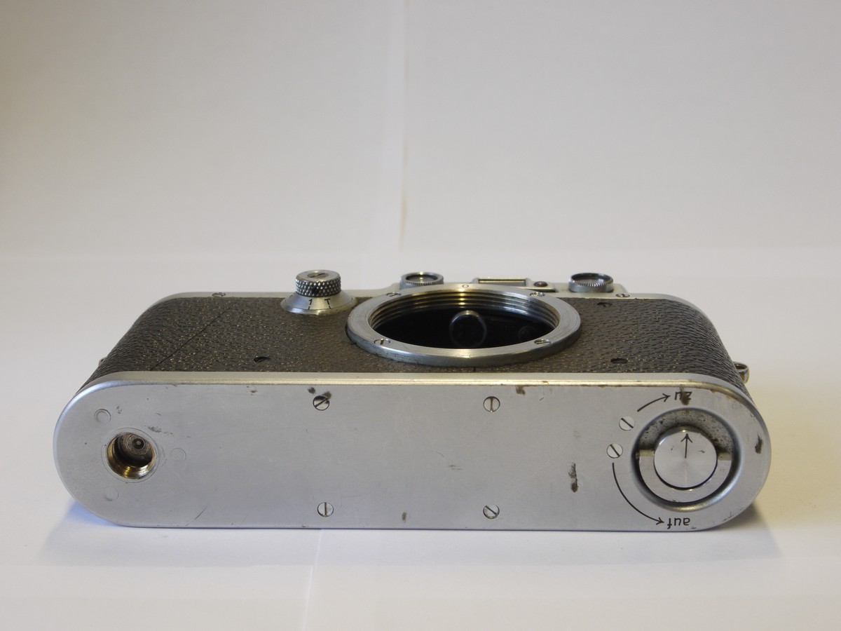mwclassiccameras-20220826-4 Leicaflex SL Chrome 35mm SLR body (No.1343733) + makers ER case