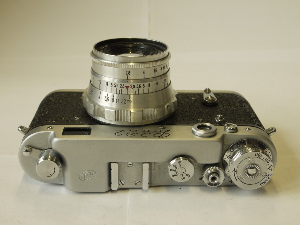 mwclassiccameras-20220902-301 Fed 2 Leica Copy, chrome + 52mm f2.8 coated all chrome lens, frot cap. ER case & mathing numbered blue box