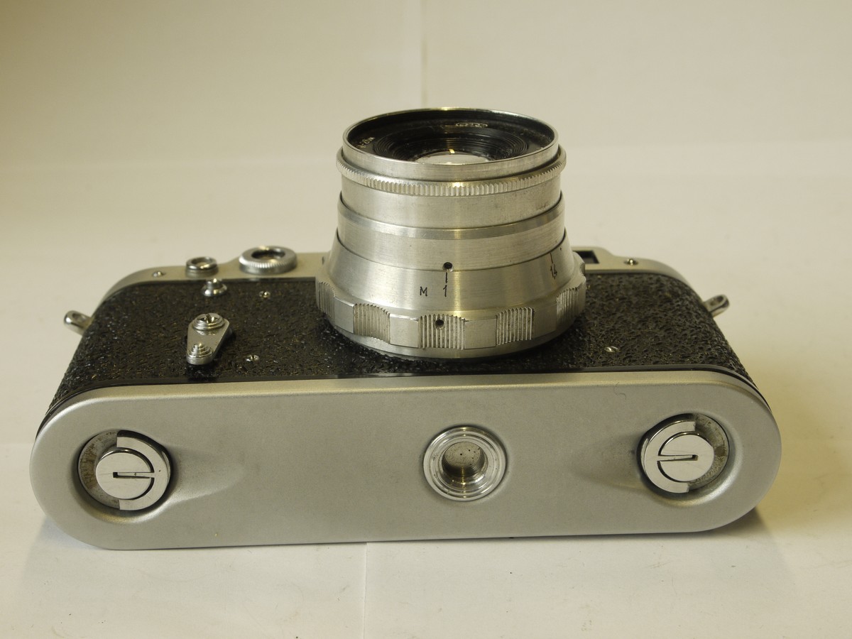mwclassiccameras-20220902-302 Fed 2 Leica Copy, chrome + 52mm f2.8 coated all chrome lens, frot cap. ER case & mathing numbered blue box