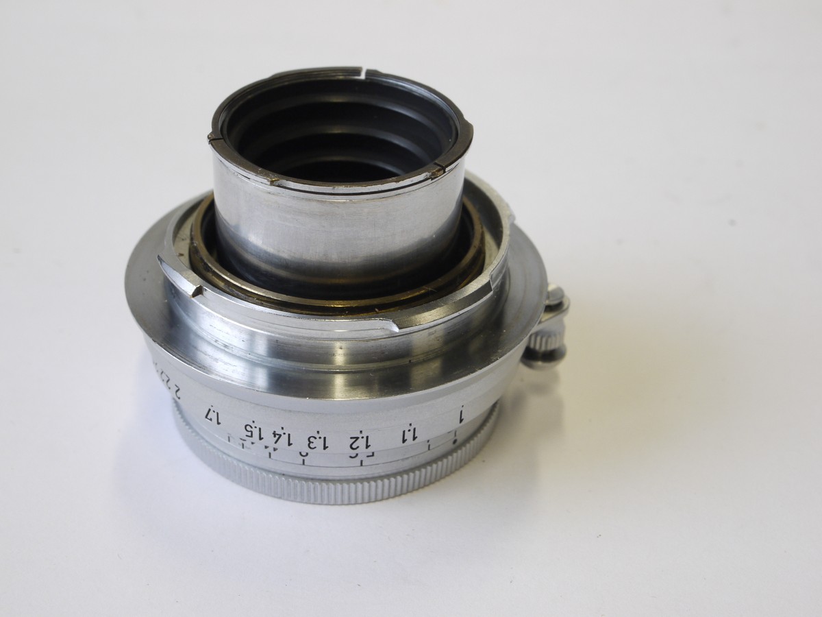 mwclassiccameras-20220923-47 Leitz 5cm f3.5 Elmar-M coated chrome collapsible lens (No.1334922) + makers front cap