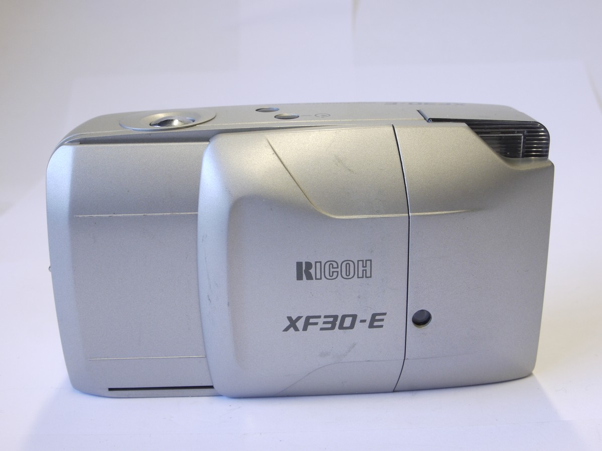 mwclassiccameras-20220930-100 Ricoh XF30-E 35mm Point-and-Shoot compact AF camera, Silver Grey coloured, with 35mm f3.5 Rikenon lens