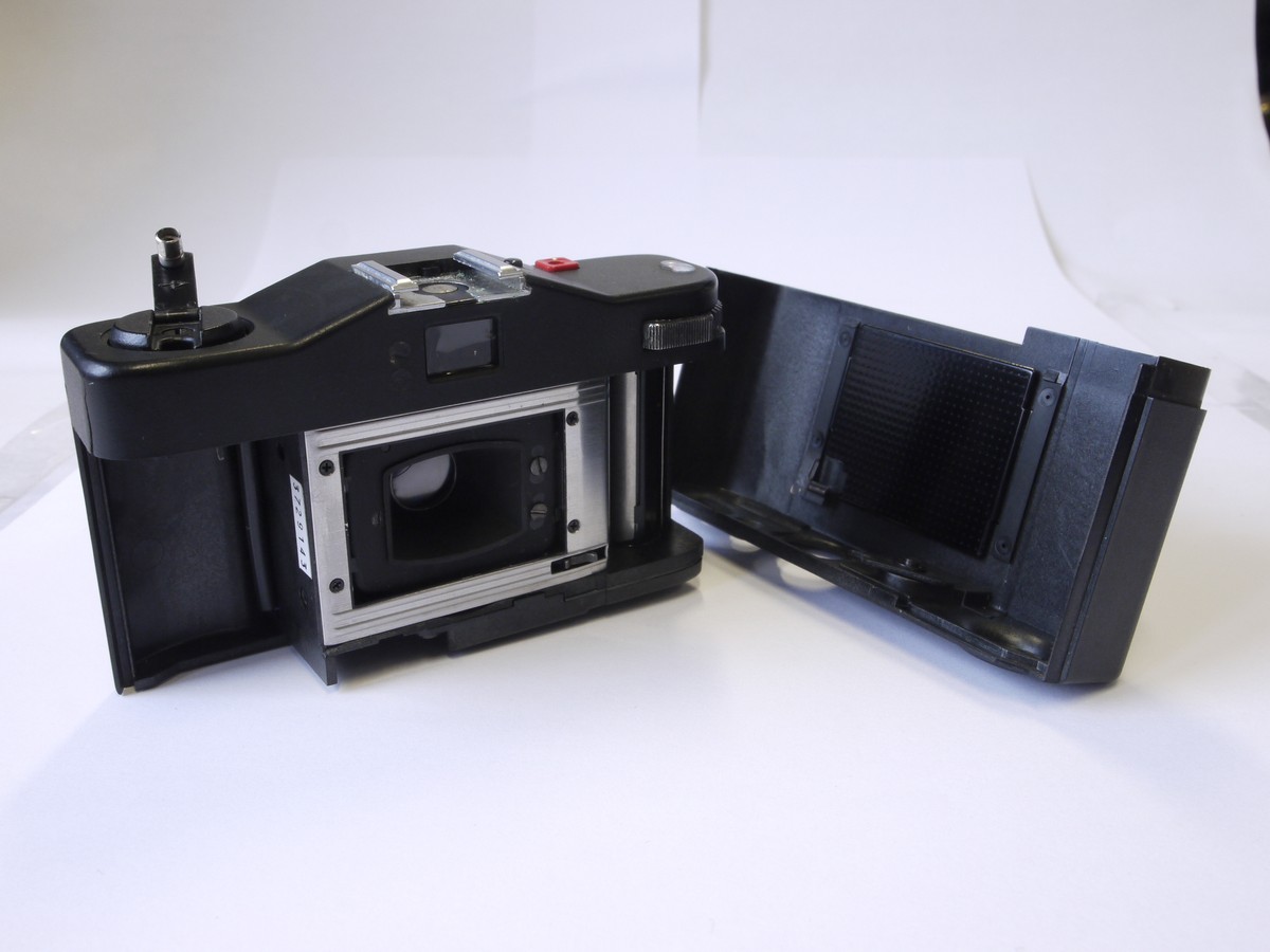mwclassiccameras-20220930-17 Minox 35EL 35mm folding camera with 35mm f2.8 Color-Minotar lens + wrist strap & makers ER case