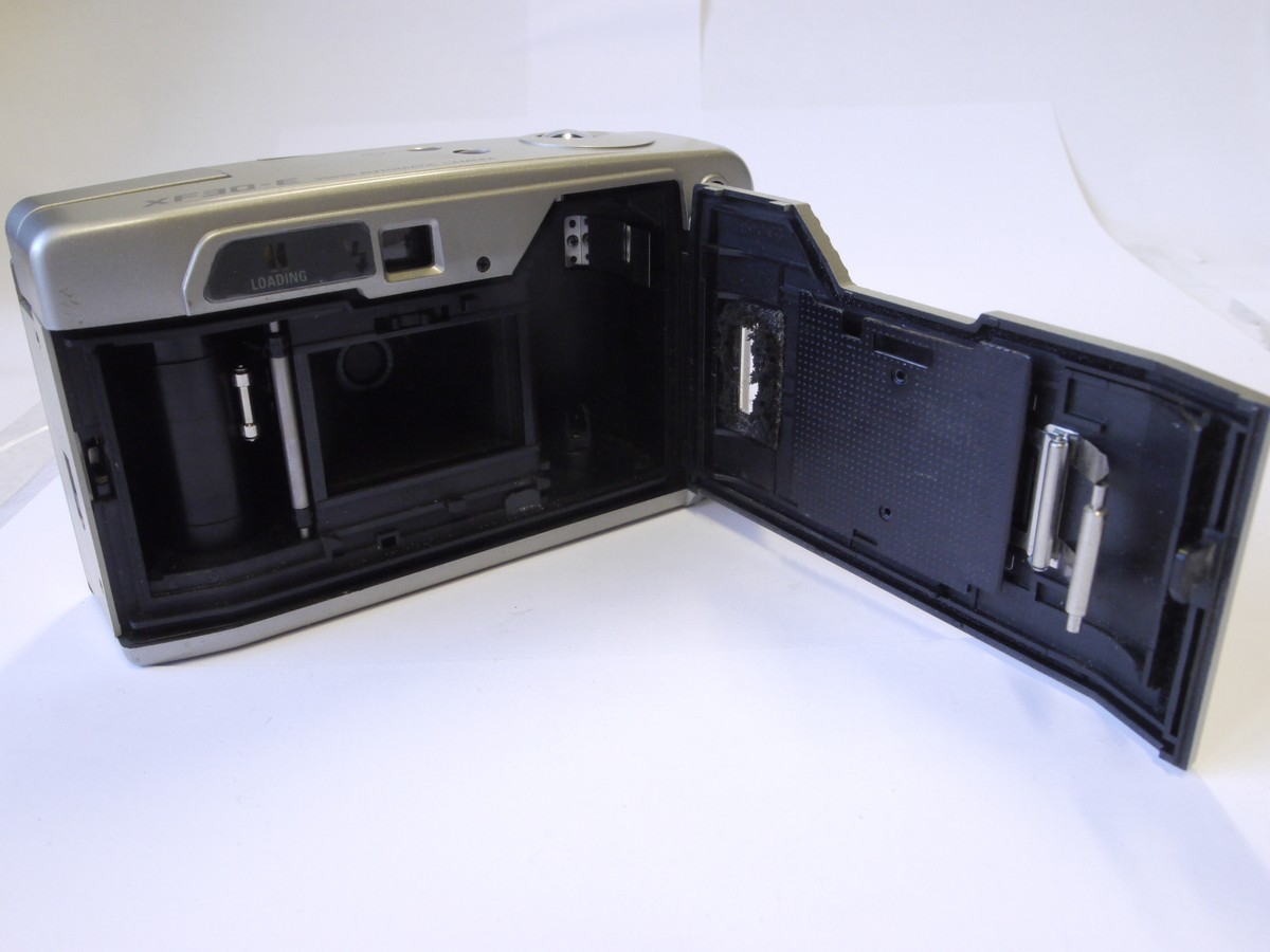 mwclassiccameras-20220930-78 Ricoh XF30-E 35mm Point-and-Shoot compact AF camera, Silver Grey coloured, with 35mm f3.5 Rikenon lens
