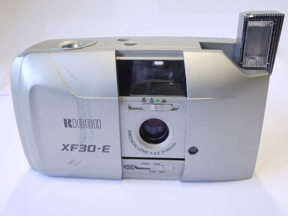 mwclassiccameras-20220930-81 Ricoh XF30-E 35mm Point-and-Shoot compact AF camera, Silver Grey coloured, with 35mm f3.5 Rikenon lens
