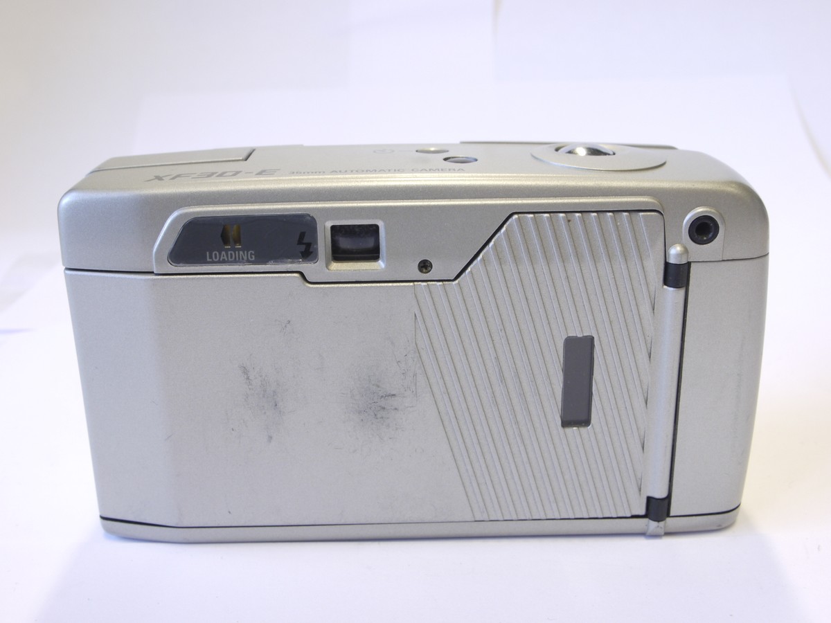 mwclassiccameras-20220930-96 Ricoh XF30-E 35mm Point-and-Shoot compact AF camera, Silver Grey coloured, with 35mm f3.5 Rikenon lens