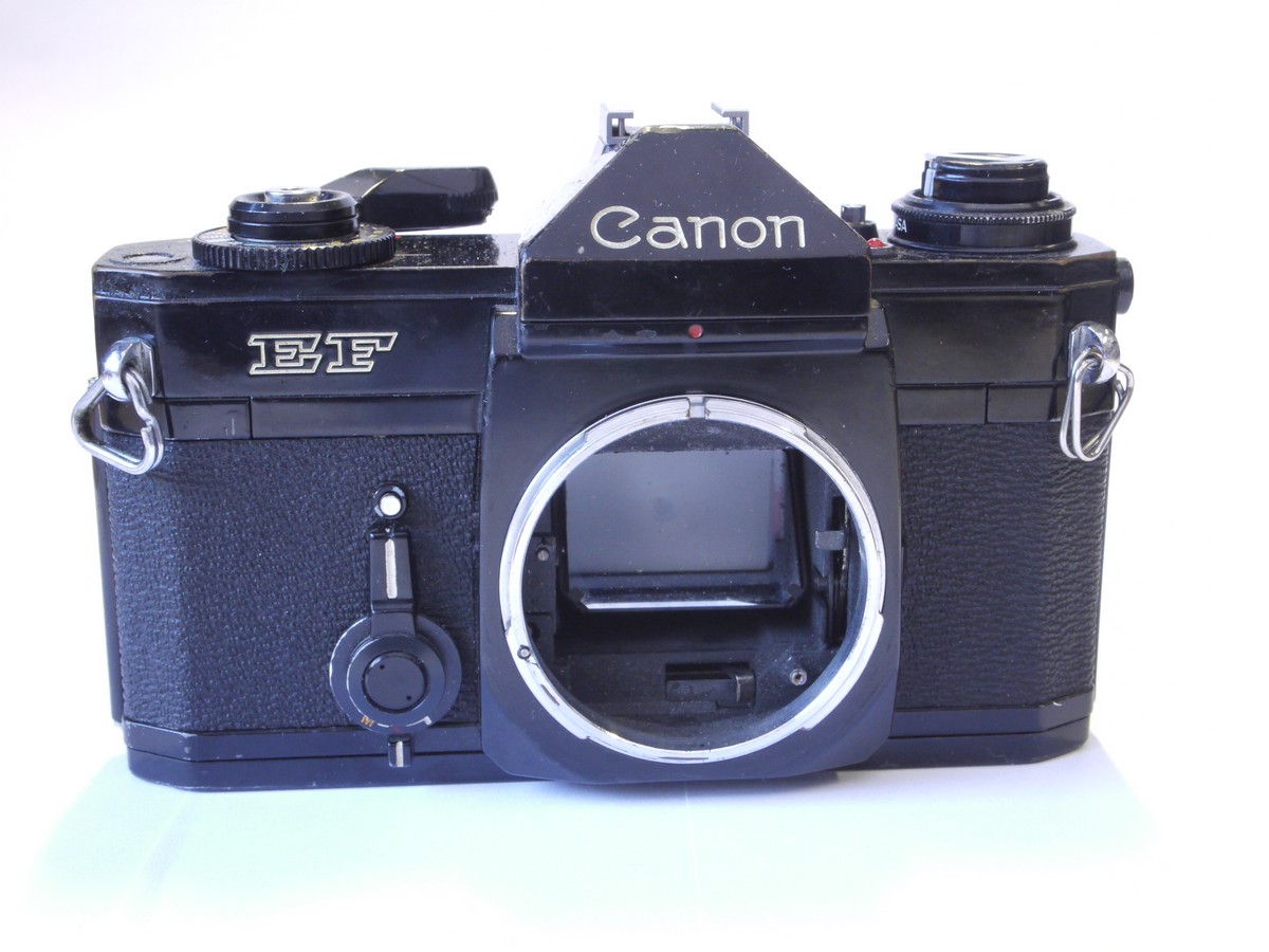mwclassiccameras-20221007-1 Canon EF Black 35mm SLR body
