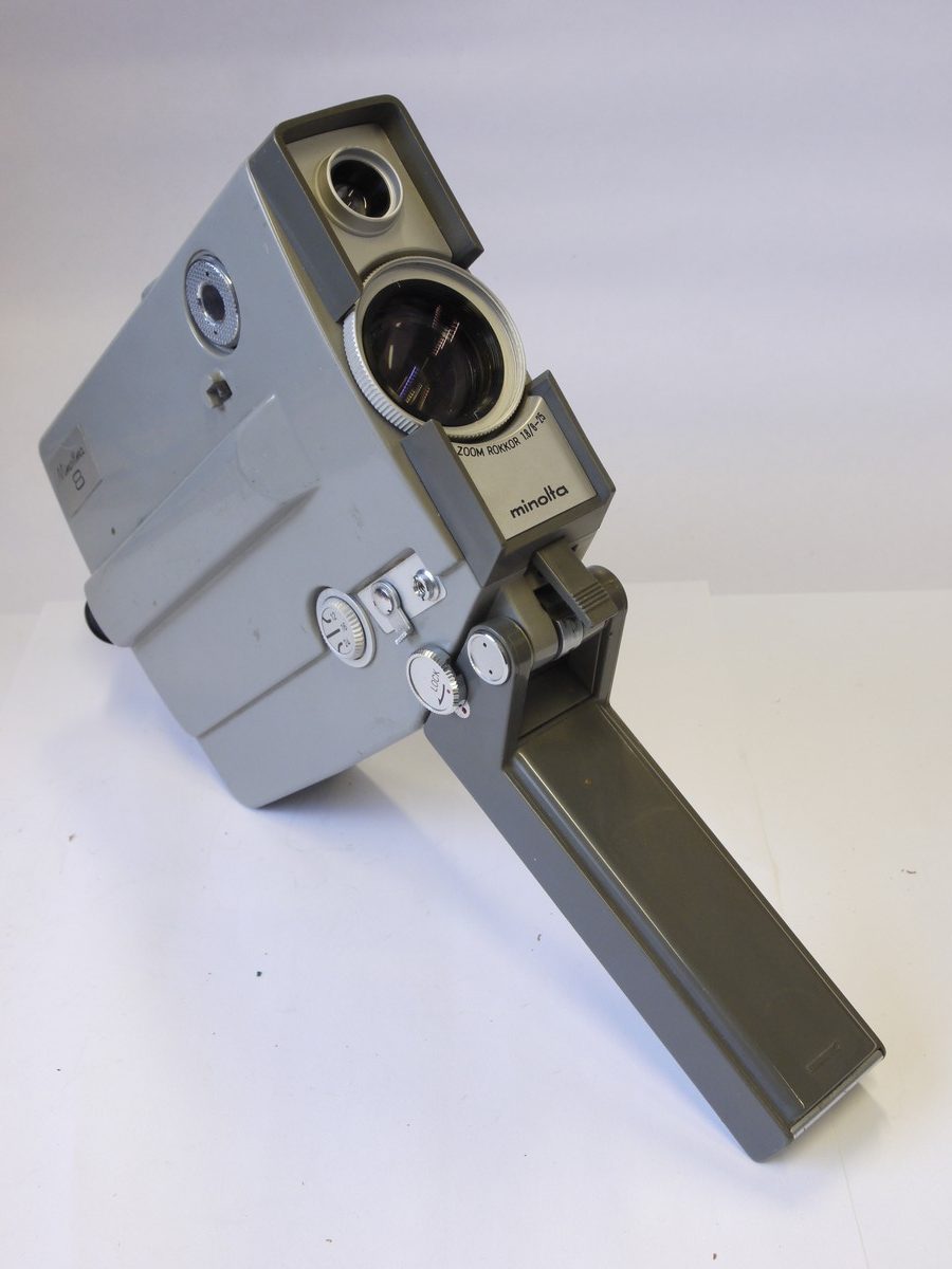 mwclassiccameras-20221007-120 Minoltina 8 Standard 8 Cartridge cine camera, battery operated, with 8-25mm f1.8 Zoom Rokkor lens