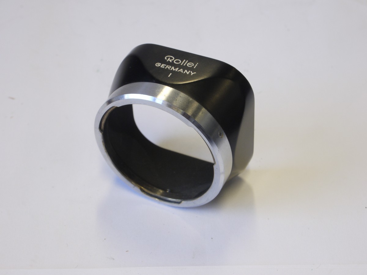mwclassiccameras-20221007-191 Rollei Bayonet 1 metal lens hood for f3.5 Tessar/Xenar Rolleiflex TLR lenses + makers leather case