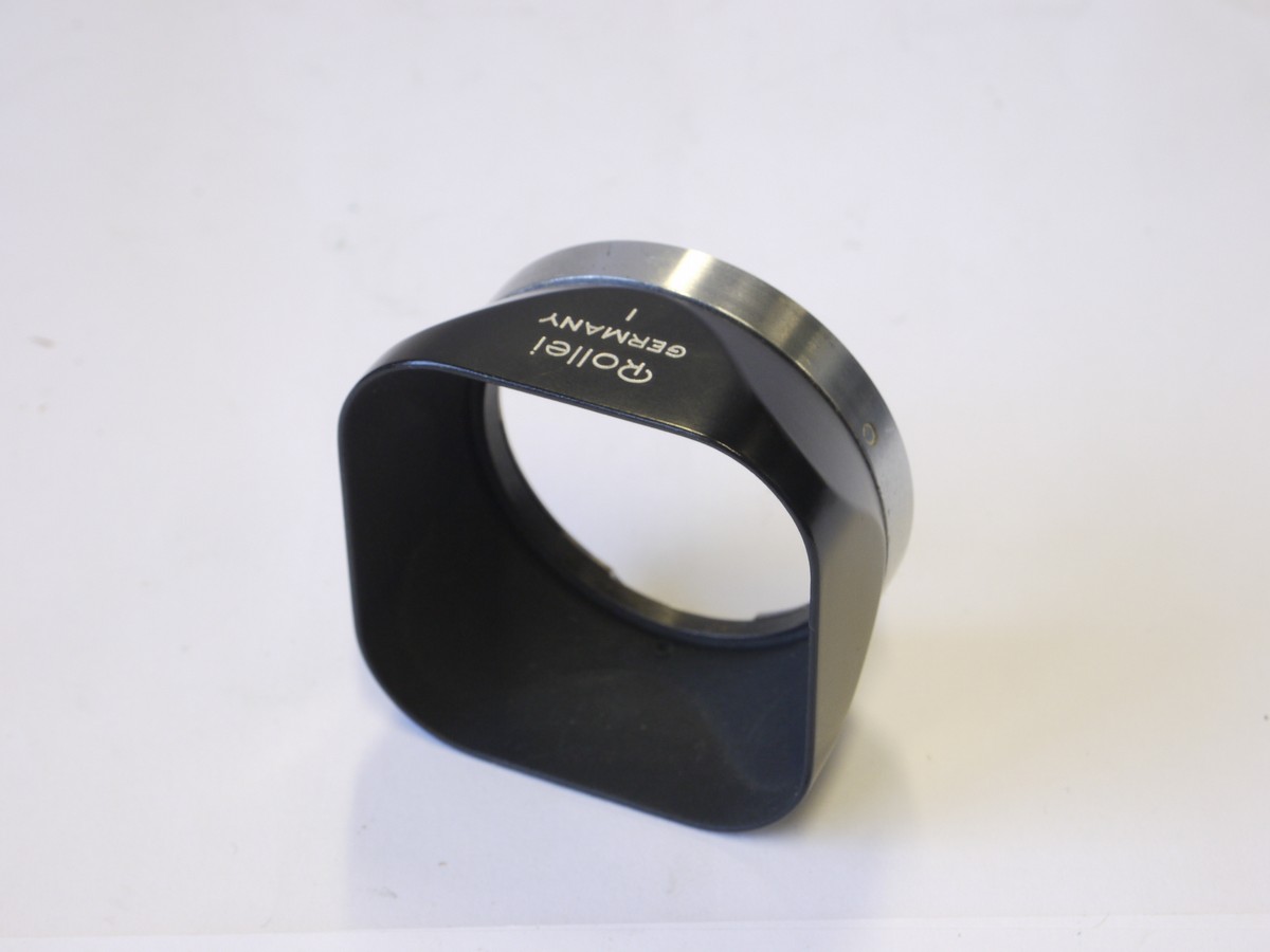 mwclassiccameras-20221007-192 Rollei Bayonet 1 metal lens hood for f3.5 Tessar/Xenar Rolleiflex TLR lenses + makers leather case