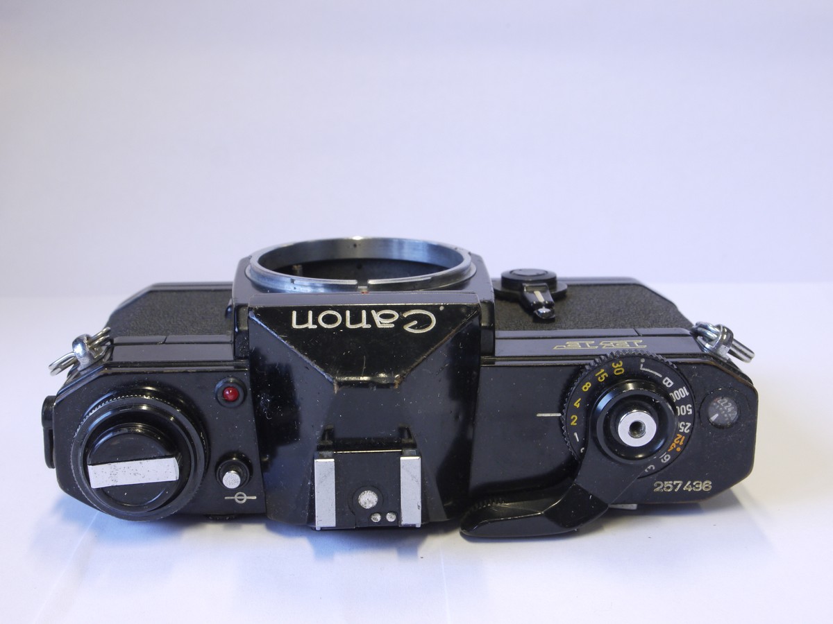mwclassiccameras-20221007-3 Canon EF Black 35mm SLR body