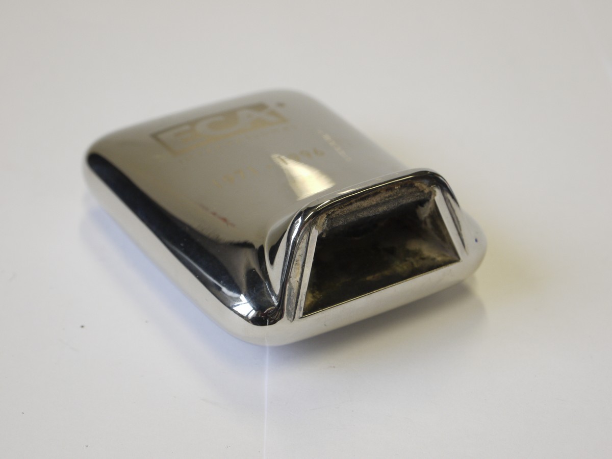 mwclassiccameras-20221125-95 ECA International (1971-1996) heavy polished heay metal small table top Quartz Clock. NON-WORKING