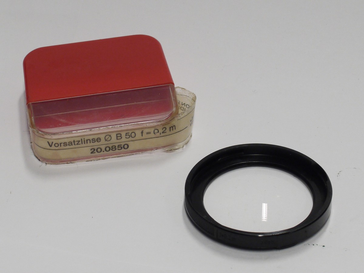 mwclassiccameras-20221208-177 Zeiss/Voigtlander B50 f=0.2m close-Up lens for Icarex SLR + makers keeper case
