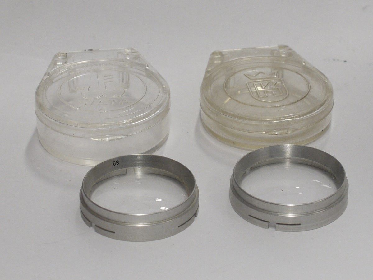 mwclassiccameras-20221208-182 Aka set of Two 28.5mm push-on close-up lenses in makers keeper cases. For the Akarette/Akarelle cameras