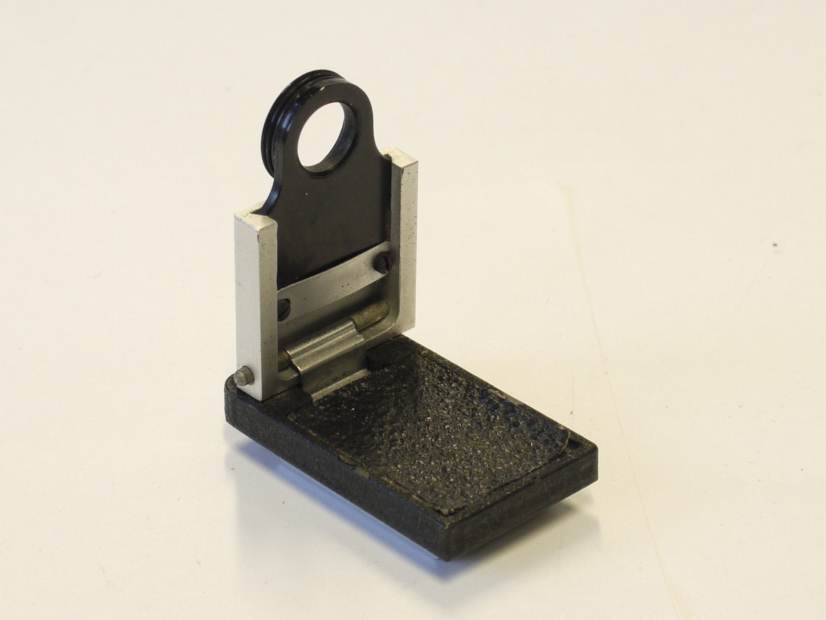 mwclassiccameras-20221216-128 MPP folding Sports Finder rear sight, accessory shoe mounting