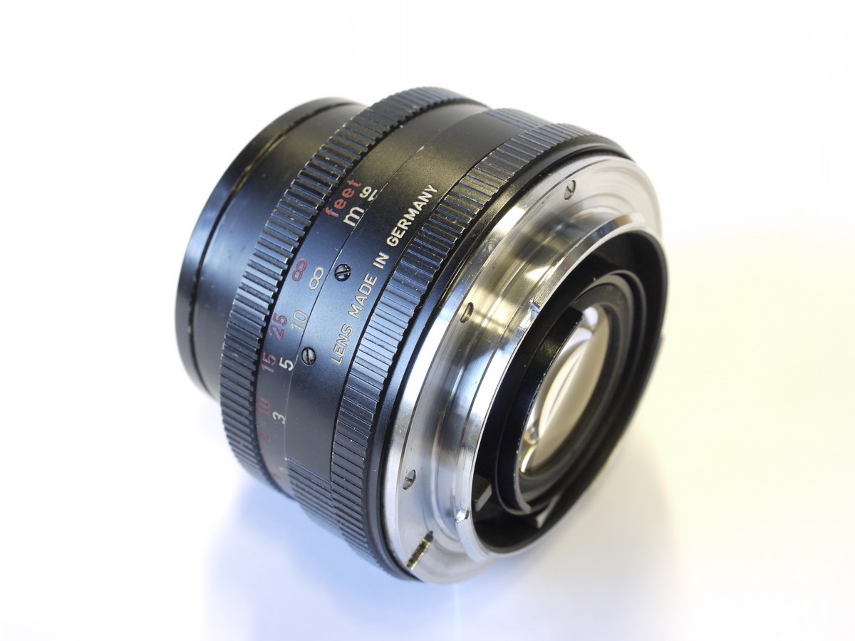 mwclassiccameras-20221216-16 Leitz Wetzlar 50mm f2 Summicron-R Single Cam (No.2000181) + makers keeper case & box