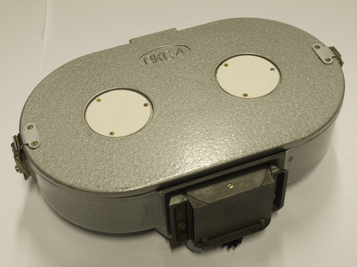 mwclassiccameras-20221223-235 Russian/Soviet AKC-4 35mm Cine film magazine/holder (No.2), grey stippled paint finish. Small size with 0-60 scale counter (60 metres?)