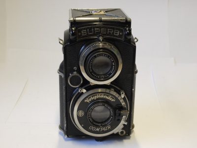 Voigtlander Superb 6x6 TLR, with attractive Art Deco design, with 7.5cm f3.5 Skopar lens in Compur shutter + makers ER case