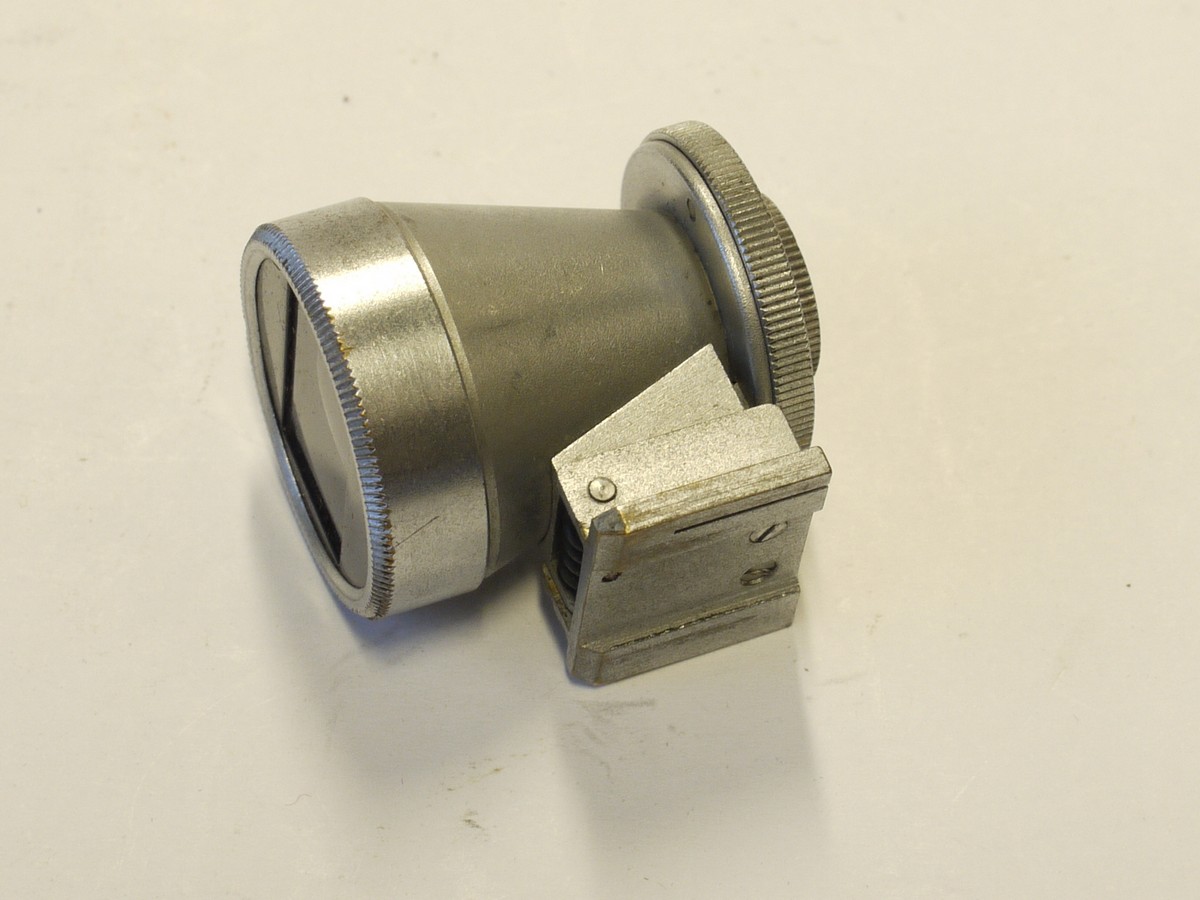 mwclassiccameras-20230120-326 Canon 35mm f3.2 Serenar coated all chrome L39 rangefinder coupled screw mount lens + Canon 35mm Optial finder, chrome & Canon outfit case