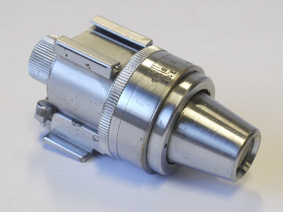 mwclassiccameras-20230120-575 Leitz Universal Shoe Finder, all chrome, for 35, 50, 73, 90, 105 & 135mm (VIDOM)