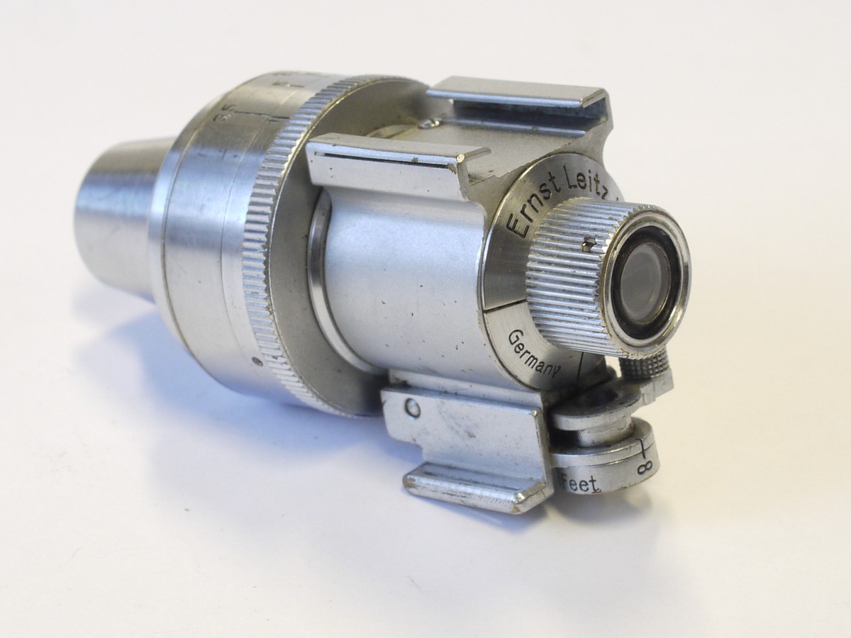 mwclassiccameras-20230120-576 Leitz Universal Shoe Finder, all chrome, for 35, 50, 73, 90, 105 & 135mm (VIDOM)