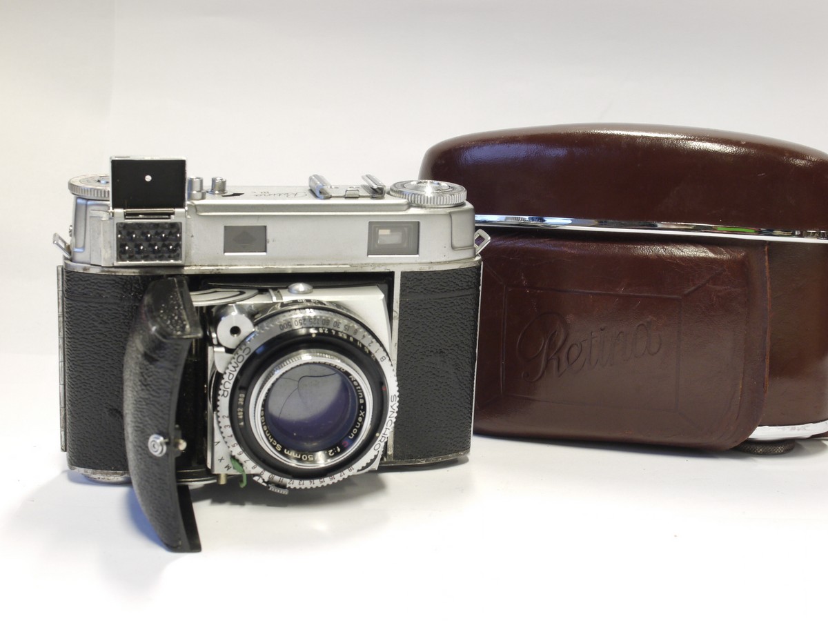 mwclassiccameras-20230120-784 Kodak Retina IIIc 35mm folding coupled rangefinder Selenium metered camera with 50mm f2 Xenon C interchangeable lens + Meter diffuser & Kodak ER case