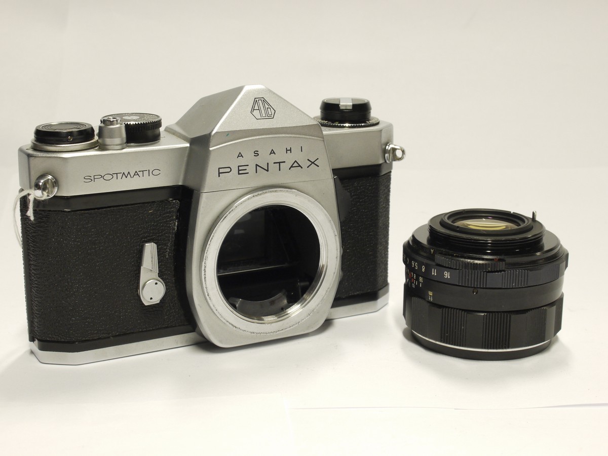 mwclassiccameras-20230120-870 Pentax SP 35mm SLR, chrome + 55mm f1.8 Super Takumar M42 lens, Pentax front cap & makers Box with full packaging