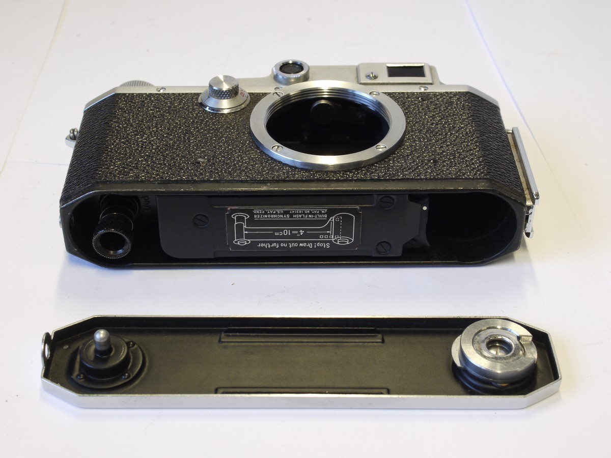 mwclassiccameras-20230120-95 Canon IVSB Leica Copy body (No.126451). NEEDS REPAIR