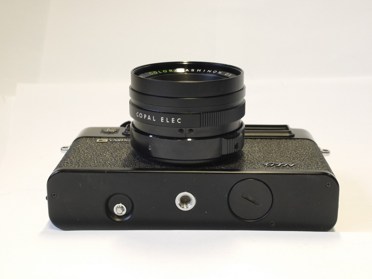 mwclassiccameras-20230127-64 Yashica Electro 35 GTN BLACK 35mm CDS meter coupled rangefinder camera with 45mm f1.7 Color-Yashinon lens