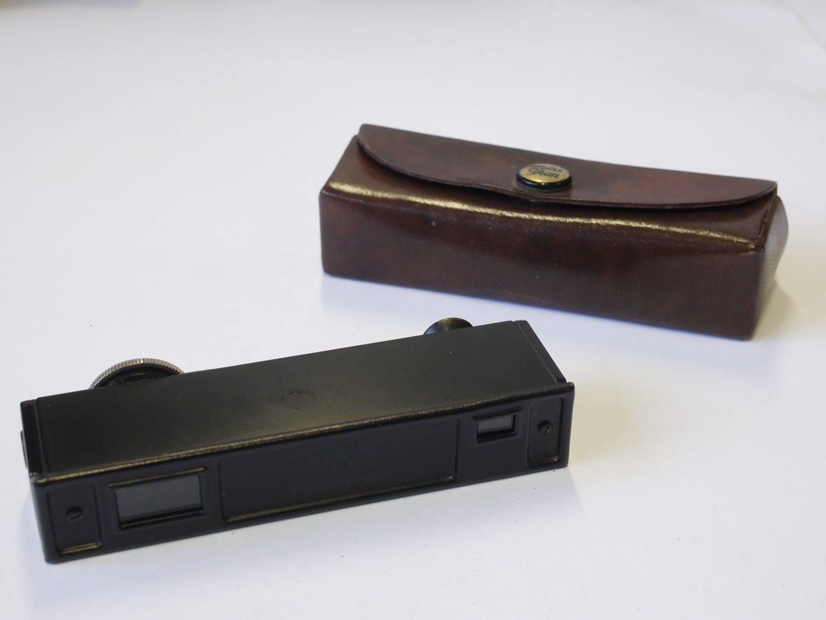 mwclassiccameras-20230203-473 Zeiss Ikon Long Base rangefinder, all black with nickel settingdial (with scale in feet) + Zeiss Ikon leather case