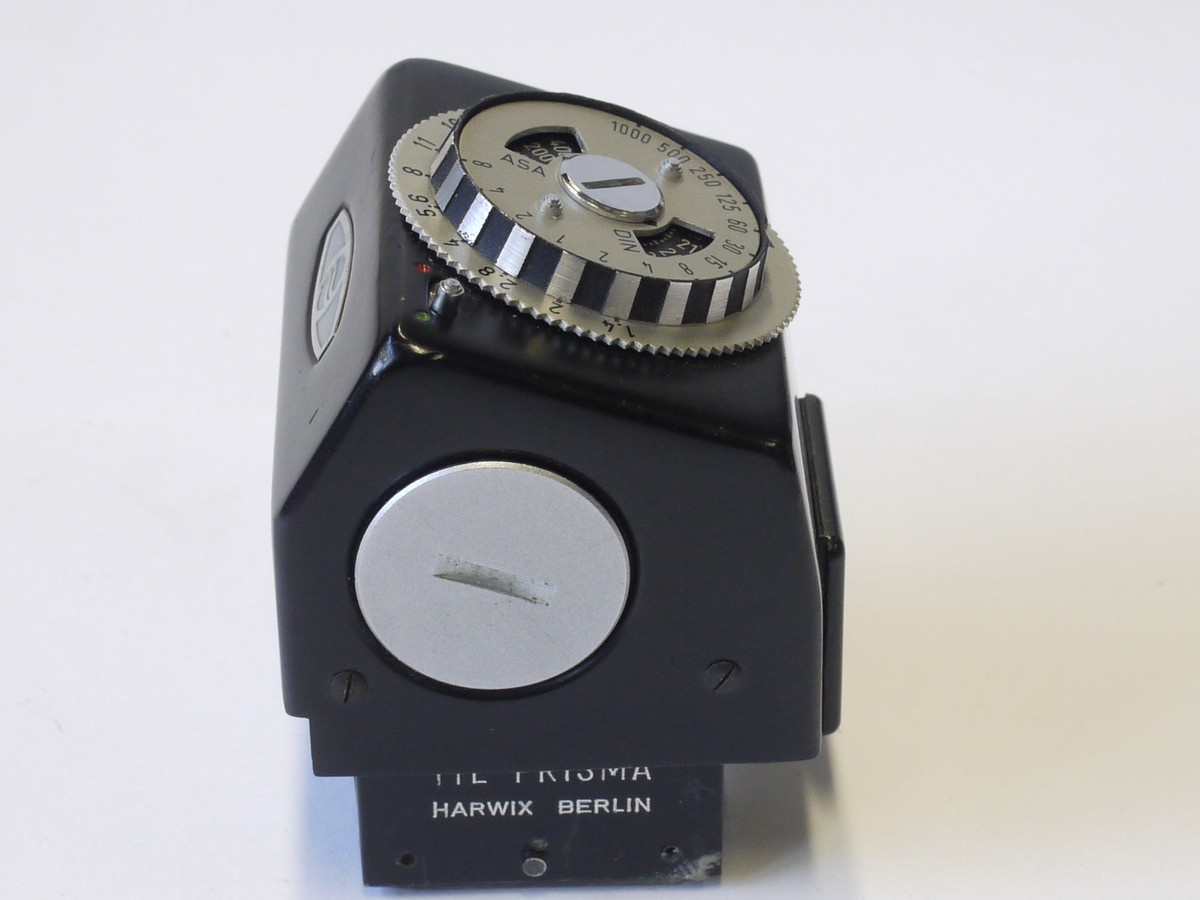 mwclassiccameras-20230203-489 Harwix Berlin TTL-Prisma CDS metered prism finder for Exakta SLR, with focusing screen.