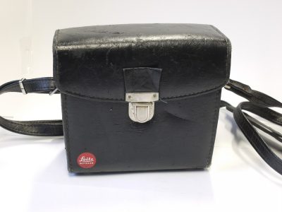 Leitz Black leather carrying case for the Leica CL, with internal divider. With strap