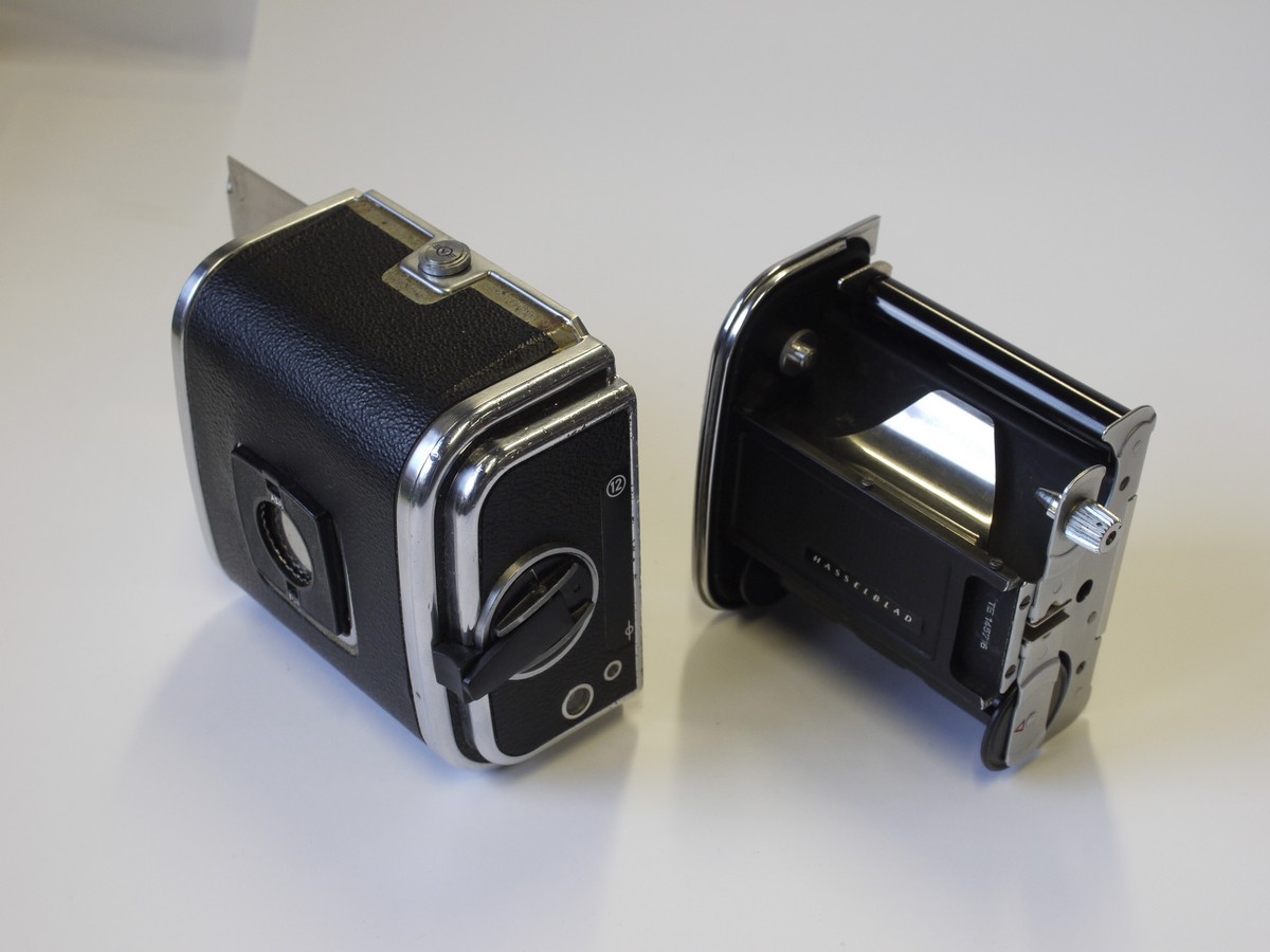mwclassiccameras-20230224-42 Hasselblad A12 magazine back with dark slide (No.US156597)