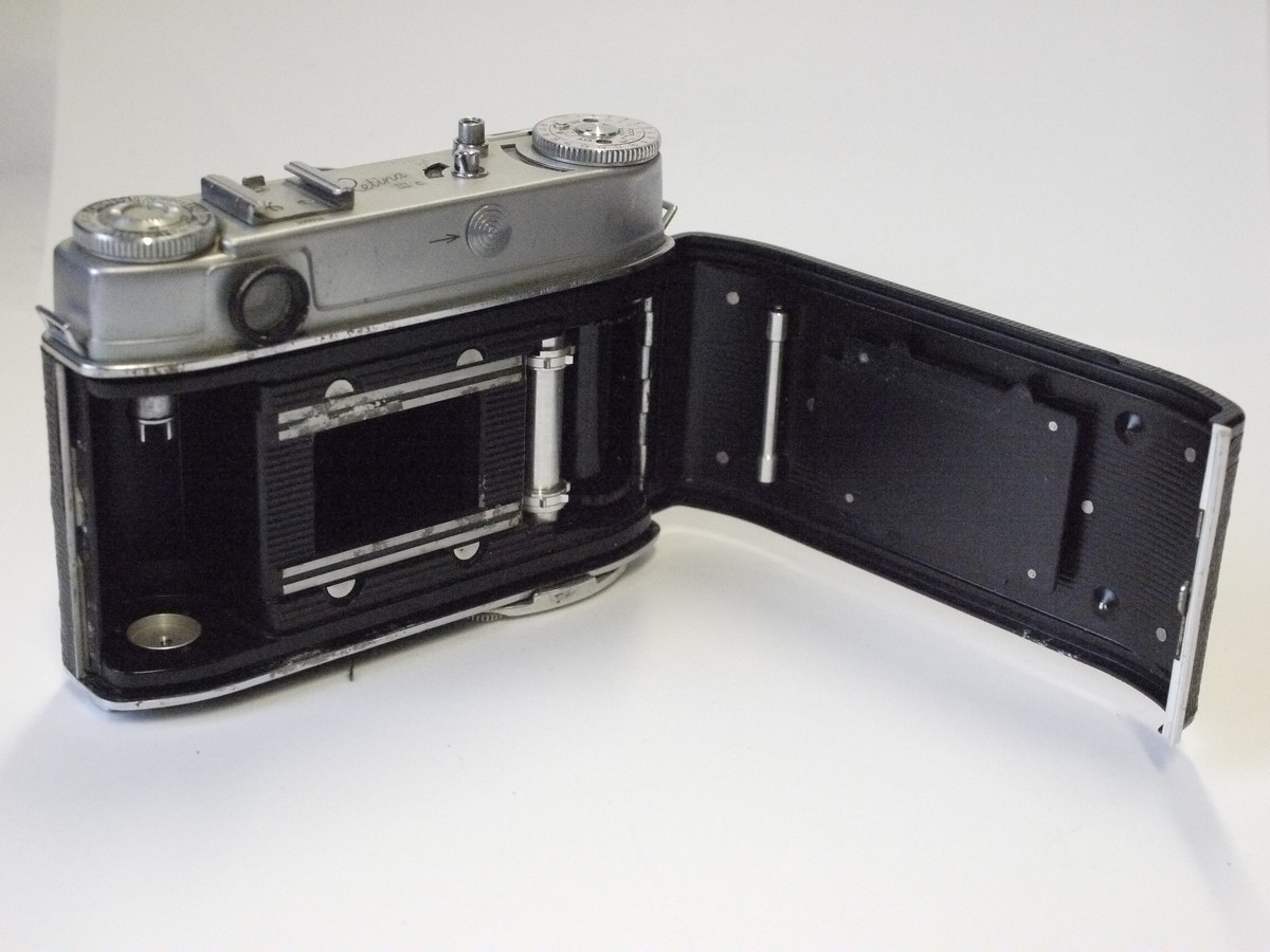 mwclassiccameras-20230303-185 Kodak Retina IIIc selenium metered 35mm folding coupled rangefinder camera + 50mm f2 Xenon C mount interchangeable lens