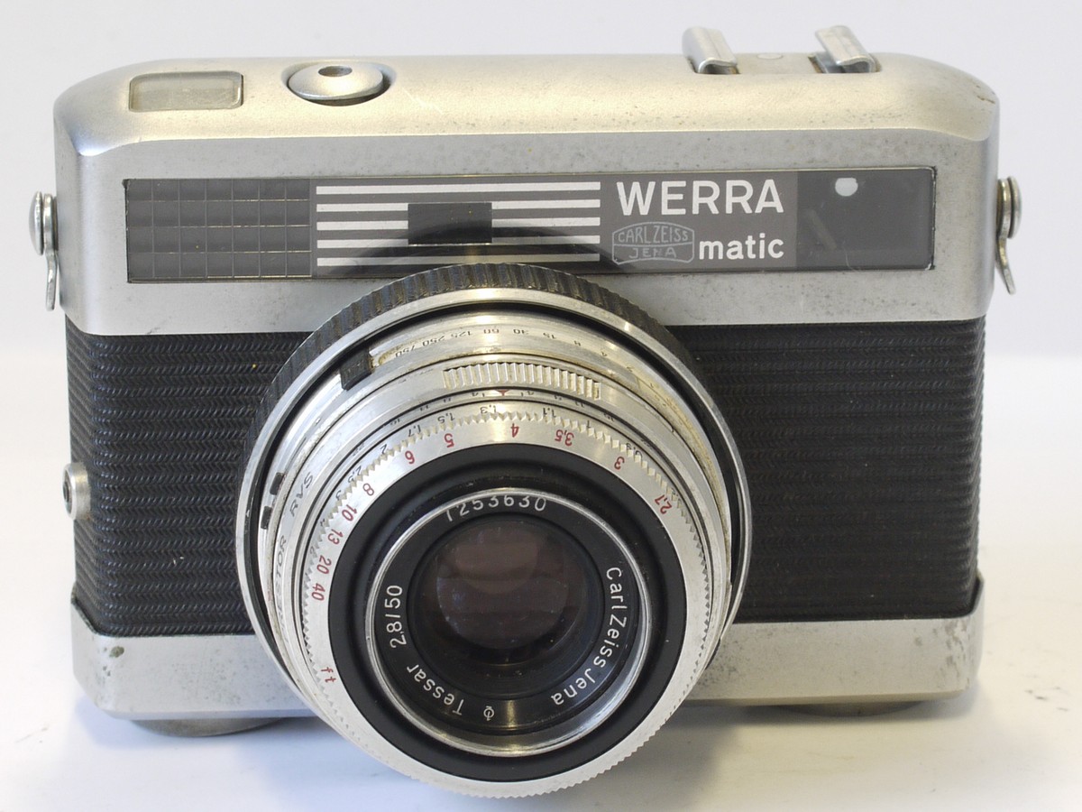 mwclassiccameras-20230420-126 Werra Matic Black & chrome 35mm selenium metered coupled rangefinder camera with 50mm f2.8 Tessar interchangeable lens + ereversible lens hood, front cap & Original instructions