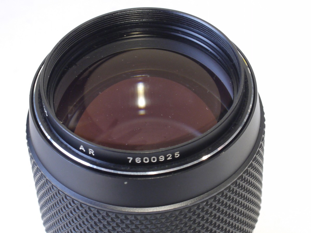 mwclassiccameras-20230420-287 Voigtlander 135mm f2.8 Color-Dynarex AR lens for Voigtlander/Rollei SL35/QBM mount + caps & case