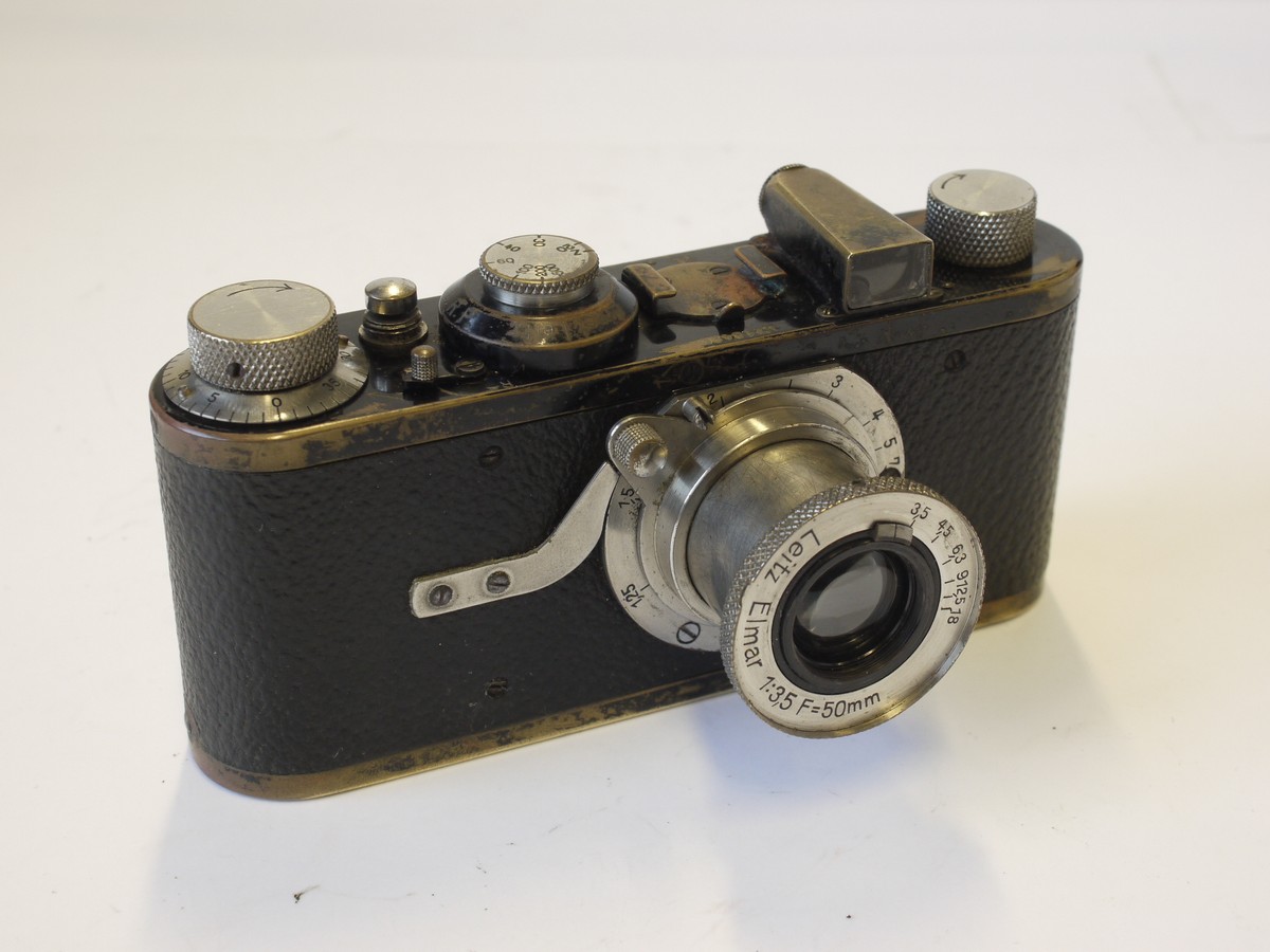 mwclassiccameras-20230420-4 Leica I Model A (No.16426) c1929, black & nickel, with 50mm f3.5 Elmar collapsible lens
