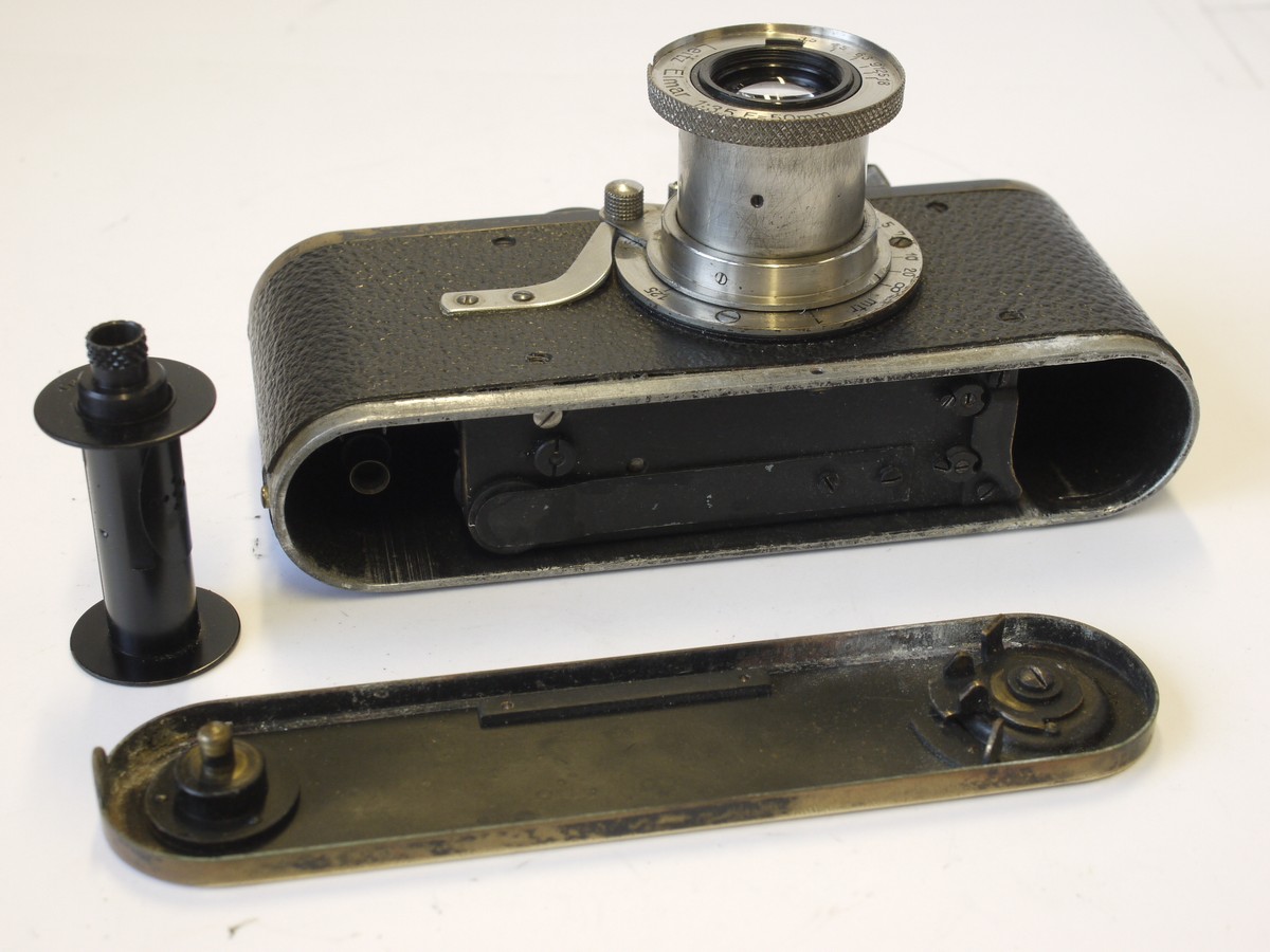 mwclassiccameras-20230420-6 Leica I Model A (No.16426) c1929, black & nickel, with 50mm f3.5 Elmar collapsible lens